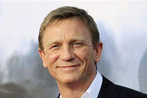 Daniel Craig Goes Shirtless In First Skyfall Photo Entertainment Others News The Indian