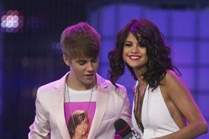 M_Id_278455_Justin_Bieber_and_Selena_Gomez