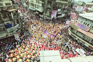 Ganpati visarjan: Procession wows Puneites for 29 hours