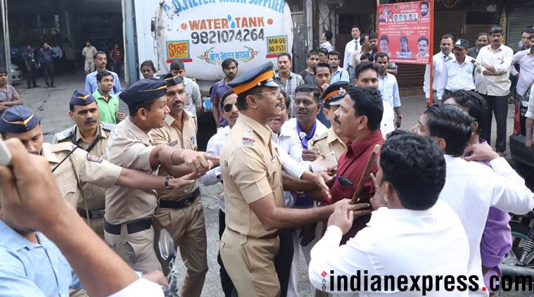 Day after Koregaon-Bhima clashes, Dalits protest in Mumbai