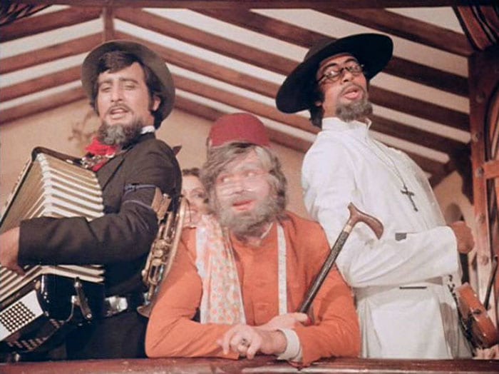 Amitabh Bachchan, rishi kapoor, vinod khanna, amar akbar anthony