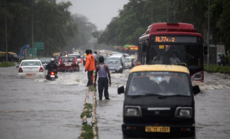 Heavy rains in Delhi,traffic snarls in several parts of city