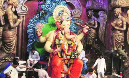 Cops warn Lalbaug mandal of stern action if volunteers ill-treat devotees