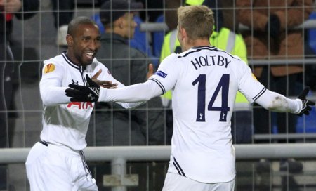 Tottenham beat Anji Makhachkala in freezing Moscow; Swansea,Wigan win too