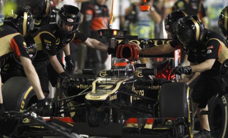 Lotus tries to douse Kimi Raikkonen fire
