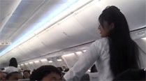 cavin cre dance on holi in spicejet