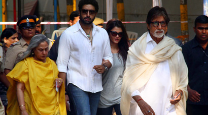 PHOTOS: Big B, Shah Rukh Khan, Aishwarya Rai, Abhishek Bachchan Cast ...