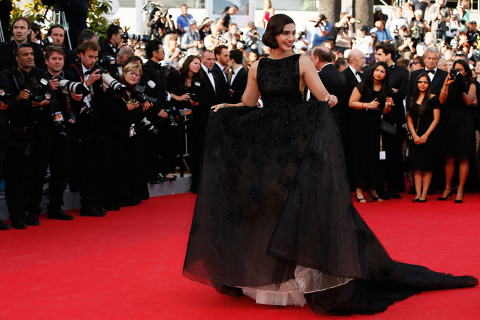 Sonam Kapoor's vintage style at Cannes 2014