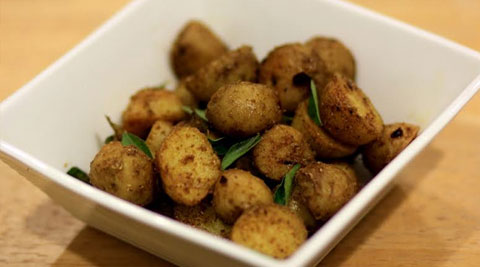 Masala baby potatoes: Enjoy this snack with tea.
