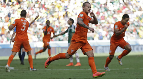 Wesley Sneijder pulled the Dutch level with a fierce drive, seemingly forcing the match into extra time. (Source; AP)