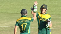 Chase 2.0: Twin tons help South Africa climb Mt. 327