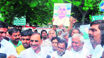 In alliance that clicks, RJD gains most