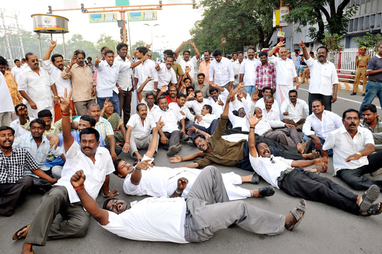 violence-erupts-in-tamil-nadu-after-jaya-s-conviction-the-indian-express