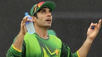 Series loss, Misbah mess adds to Pakistan woes
