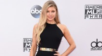 Fergie Suffers wardrobe malfunction on stage