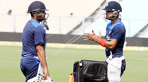 Virat-Raina-IE-Partha-PaulT