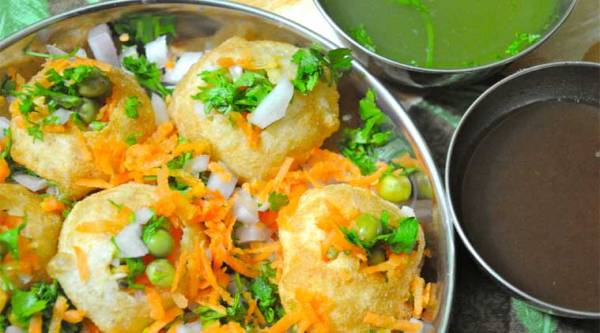 If you can't resist a plate of Golgappas, this festival is for you (Source: Wikipedia)