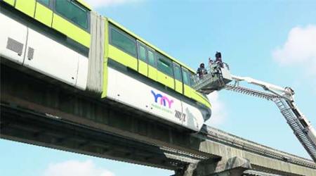 Power failure halts monorail for over 3 hours