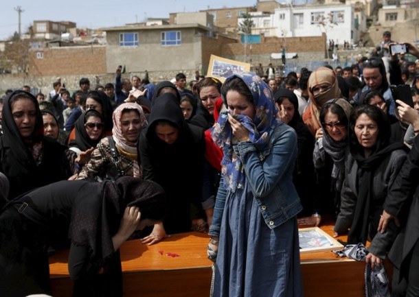 Photos Afghan Womens Rights Activists Break With Tradition Carry Coffin Of Woman Beaten To