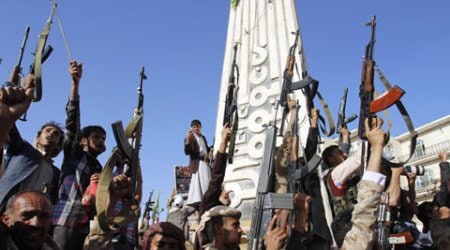 Yemen Shiite rebels take neighbourhood in Aden, occupy palace