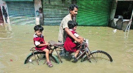 Flood in West Bengal: Discharge from dams continue, toll mounts to 69