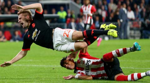 Manchester United. Manchester United Luke Shaw, Luke Shaw Manchester United, Luke Shaw United, United PSV, Manchester United PSV, Football News, Football