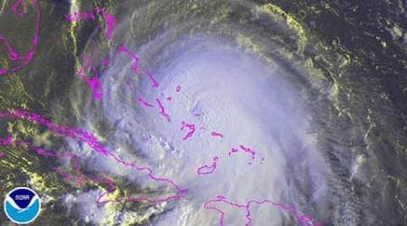 Hurricane Joaquin hits Bahamas, US landfall not certain