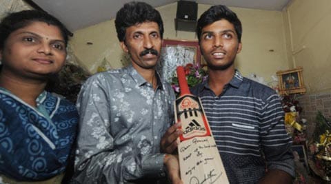 Sachin Tendulkar gifts autographed bat to Pranav  Dhanawade