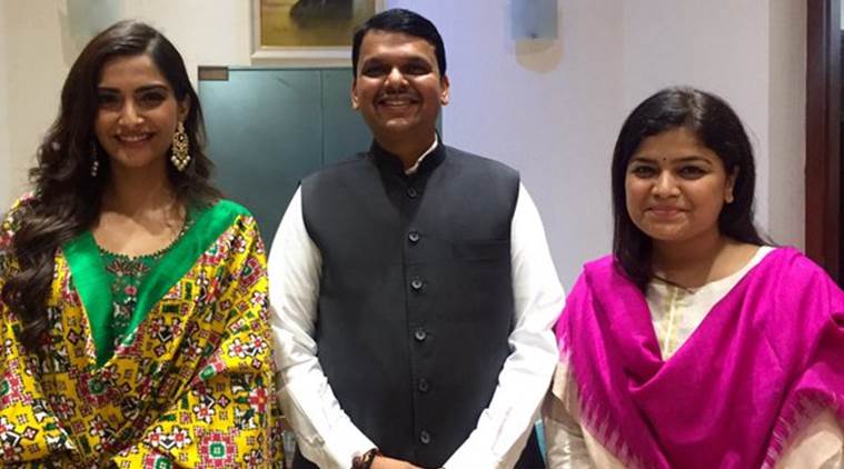 Sonam Kapoor, neerja, neerja promotion, sonam Maharashtra Chief Minister Devendra Fadnavis, Sonam Kapoor films, Sonam Kapoor upccoming films, Sonam Kapoor neerja, Chief Minister Devendra Fadnavis, entertainment news