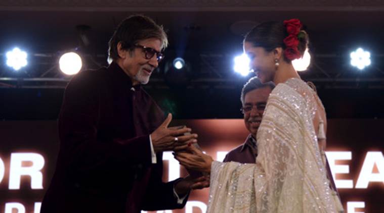 Amitabh Bachchan, Amitabh Bachchan Films, Amitabh Bachchan Deepika Padukone, Amitabh Bachchan Kareena Kapoor, Amitabh Bachchan Young Actresses, Amitabh Bachchan New Generation Actresses, Entertainment news