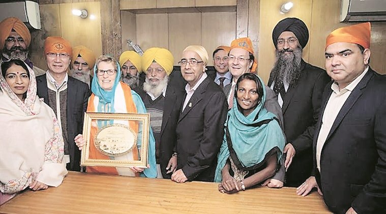 SGPC , SGPC photographs, ontario premier, pro gay, harcharan singh, kathleen wynne, 