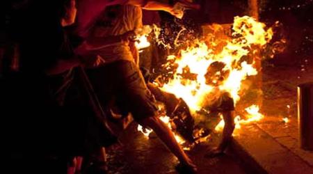 fire man immolation self himself india suicide dies indian odisha who commit indianexpress sets