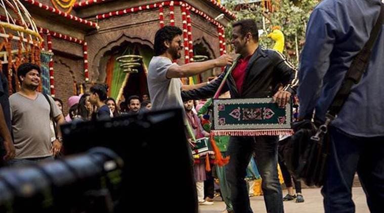 Shah Rukh Khan, Salman khan, Shah Rukh khan Salman Khan, Sultan, Shah Rukh khan Sultan, Salman Khan Sultan, SRK Salman Khan, SRK Salman, SRK Fan, SRK, SRK Salman Sultan, SRK meet Salman, Fan meet Sultan, Jabra Fan Meet Sultan, Entertainment news