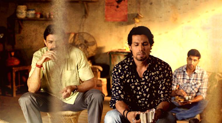 Laal Rang, Laal Rang review, Laal Rang movie review, Randeep hooda, Laal Rang film review, Laal Rang ratings, Laal rang cast, movie review of Laal Rang, Randeep Hooda Laal Rang, Akshay Oberoi, Pia Bajpai, Rajniesh Duggal, Entertainment news