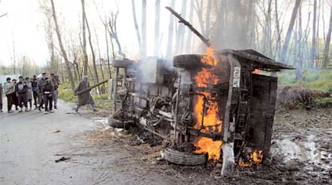 J&K encounter, J&K terrorist encounter, Hizbul Mujahideen militants, Hizbul Mujahideen, militants, militants encounter, Jammu and Kashmir encounter, Kashmir protests, Shopian encounter, JK Shopian encounter, india news