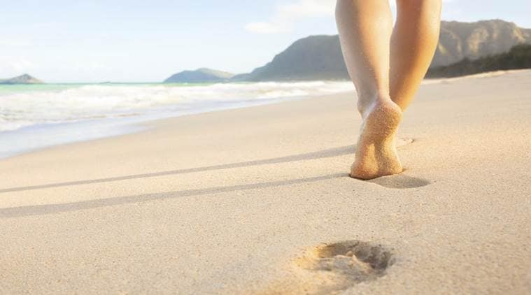 countless-benefits-of-walking-barefoot-on-sand