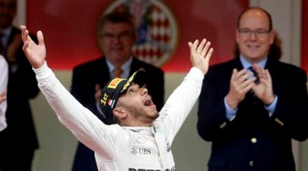 Lewis Hamilton thanks Nico Rosberg for ‘gentlemanly gesture’ at Monaco GP