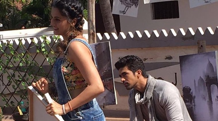 Taapsee Pannu says she enjoys the company of Saqib Saleem as both of them are "more of spontaneous actors".