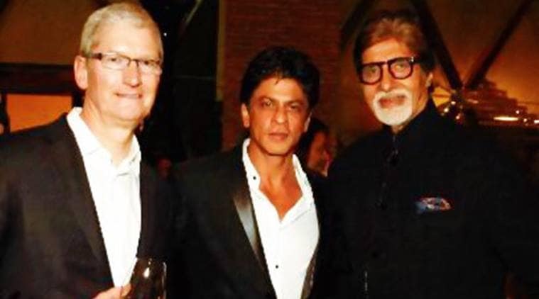 Shah Rukh Khan, Tim Cook, apple ceo Tim Cook, Sarbjit, Tim Cook srk, Aamir Khan, Madhuri Dixit Nene, Amitabh Bachchan, Abhishek Bachchan, Aishwarya, Jaya, Tim Cook news, Shah Rukh Khan news, srk, Shah Rukh Khan dinner, entertainment news