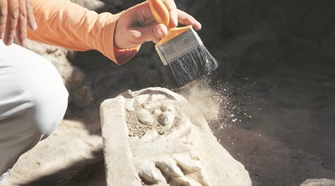 Archaeology goes hands-free