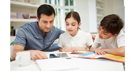 Supportive parenting linked to richer, happier kids later