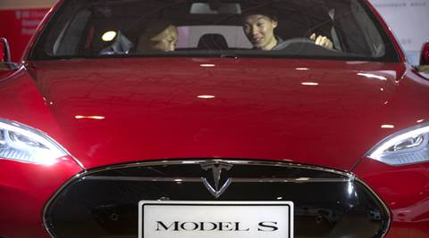 Tesla to sell cheaper version of Model S car