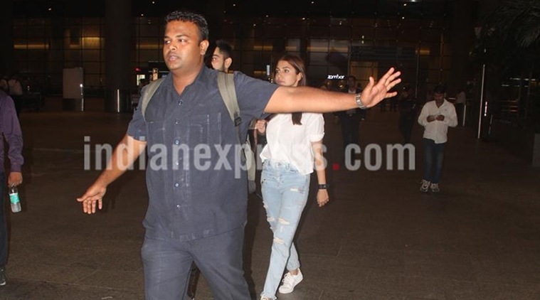 anushka sharma, virat kohli, anushka virat, anushka sharma virat kohli, ansuhka virat pics, anushka virat date pics, anushka virat photos, anushka sharma virat kohli photos, sultan, salman khan, anushka sharma news, virat kohli news, entertainment news
