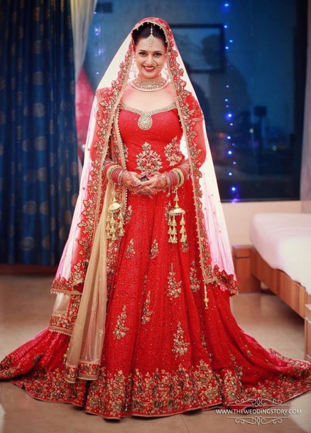 PHOTOS: Divyanka Tripathi and Vivek Dahiya are married now, see inside