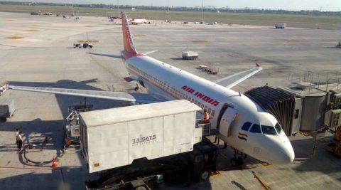 Congestion at Delhi, Mumbai airports, flights delayed