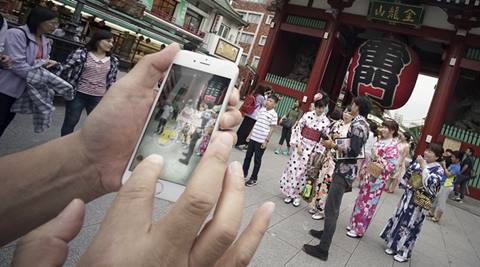 Watch it, cowboy: Japan’s 9 safety tips for “Pokemon Go” 