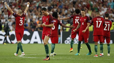 Euro 2016: Portugal reach semi-finals on penalties with  win over Poland