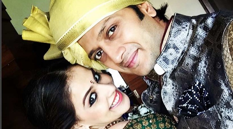 Genelias Beautiful Message To Riteish Deshmukh Ill Always Hold Onto You So Tight See Pic 0137