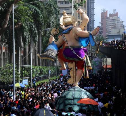 ganesha, ganesha idols, giant sized ganesha idols, ganesh chaturthi, ganesh chaturthi 2016,ganesh chaturthi in mumbai