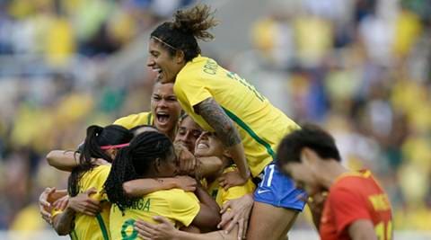 Rio 2016 Olympics: Brazil kick off at home with 3-0 win over China